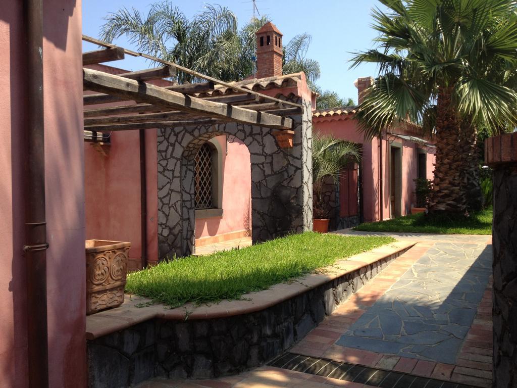 Villa Del Nespolo ฟิวเมเฟรดโด ดิ ชิซิเลีย ภายนอก รูปภาพ