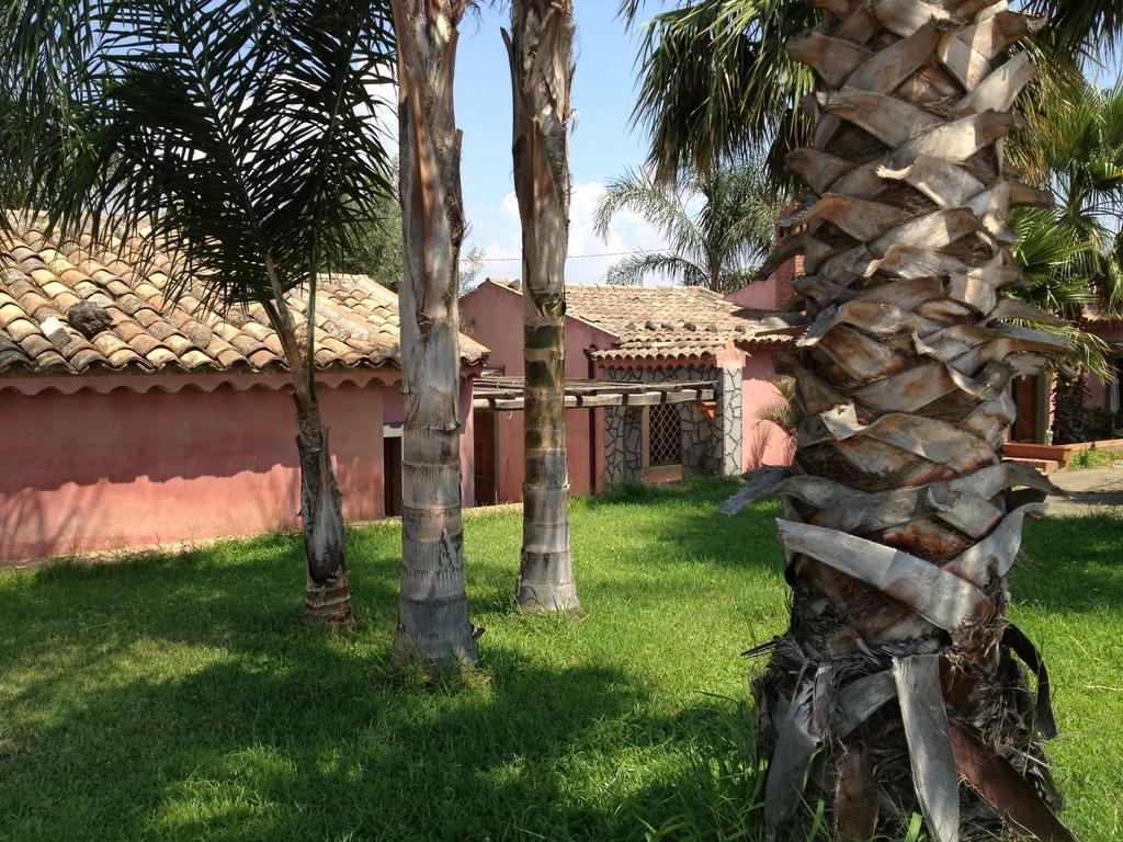 Villa Del Nespolo ฟิวเมเฟรดโด ดิ ชิซิเลีย ภายนอก รูปภาพ